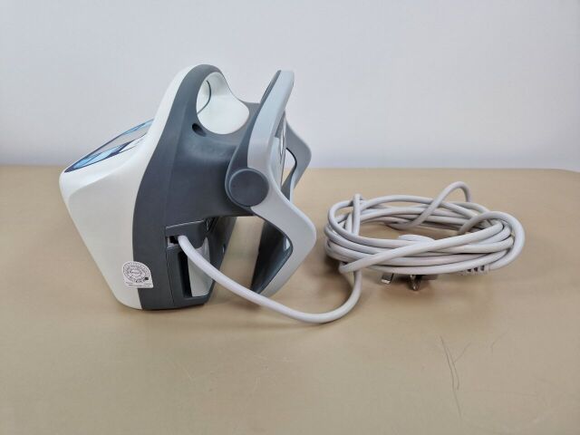 COVIDIEN KENDALL SCD 700 Series Sequential Compression pump with hose and sleeves