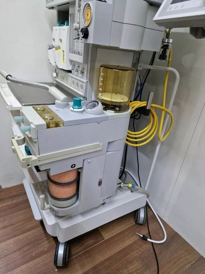 Datex Ohmeda Aestiva 5 anesthesia machine 7900 SmartVent GE B850