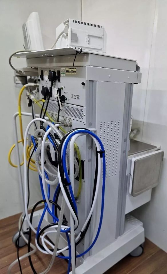 Datex Ohmeda Aestiva 5 anesthesia machine 7900 SmartVent GE B850