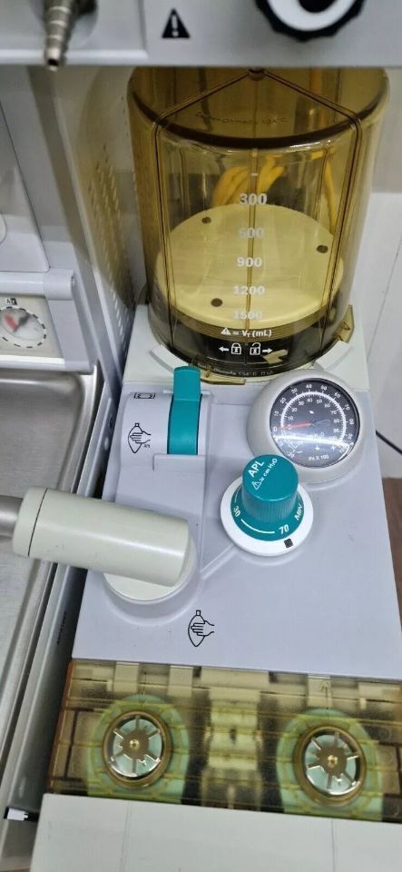 Datex Ohmeda Aestiva 5 anesthesia machine 7900 SmartVent GE B850
