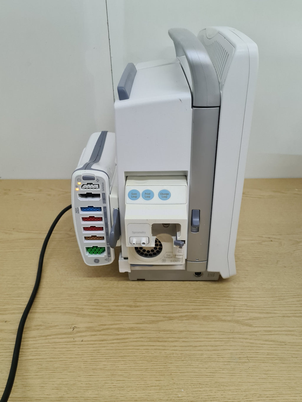 GE CARESCAPE B650 side view with patient data and gas modules