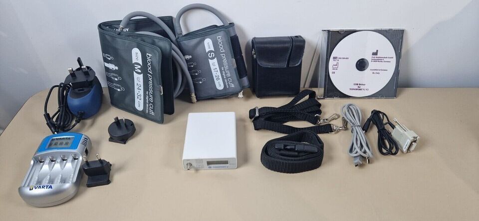 GE Tonoport V Ambulatory Blood Pressure system with upper arm and cuff - hose