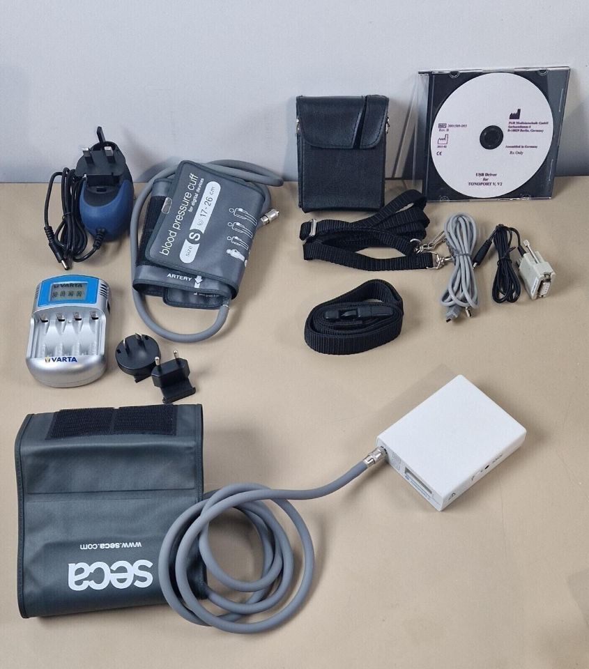 GE Tonoport V Ambulatory Blood Pressure system with upper arm and cuff - hose