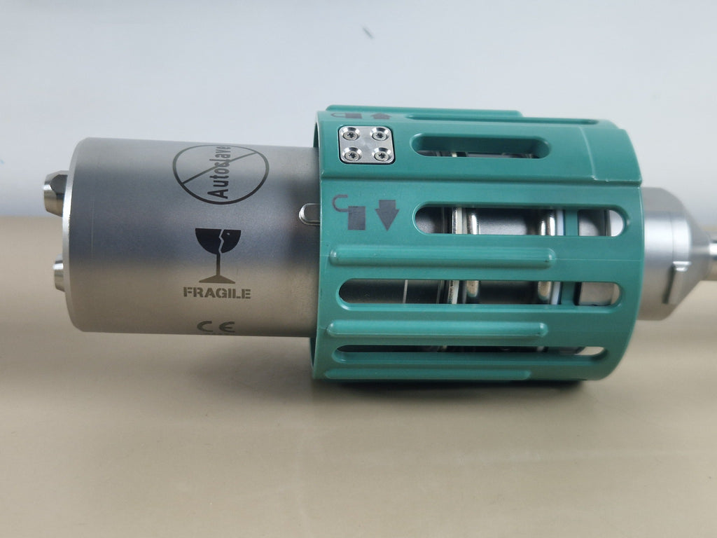 Intuitive Surgical Scholly endoscope body and locking mechanism