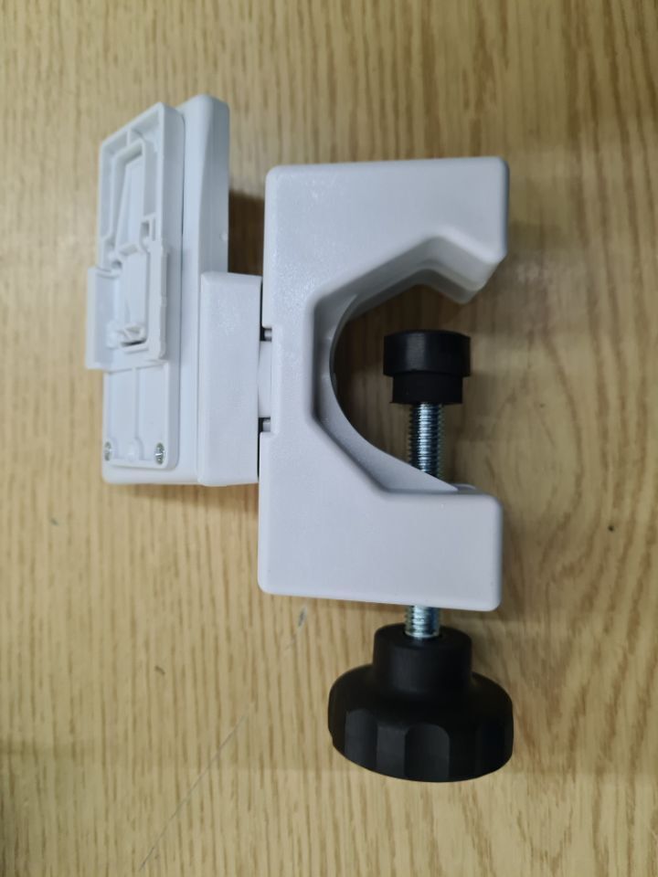 Kimal iVantage infusion pump with pole clamp power adapter and carry case