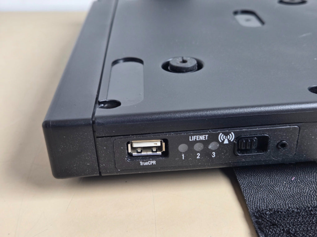 Close view of TrueCPR USB and LIFENET indicators