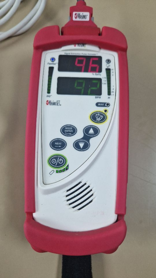 Masimo RAD 5 SpO2 monitor with trunk cable sensor and carry case
