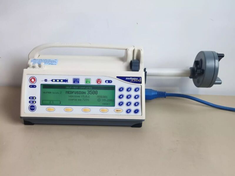 Medfusion 3500 version 3.0.6 syringe pump infusion driver front display view