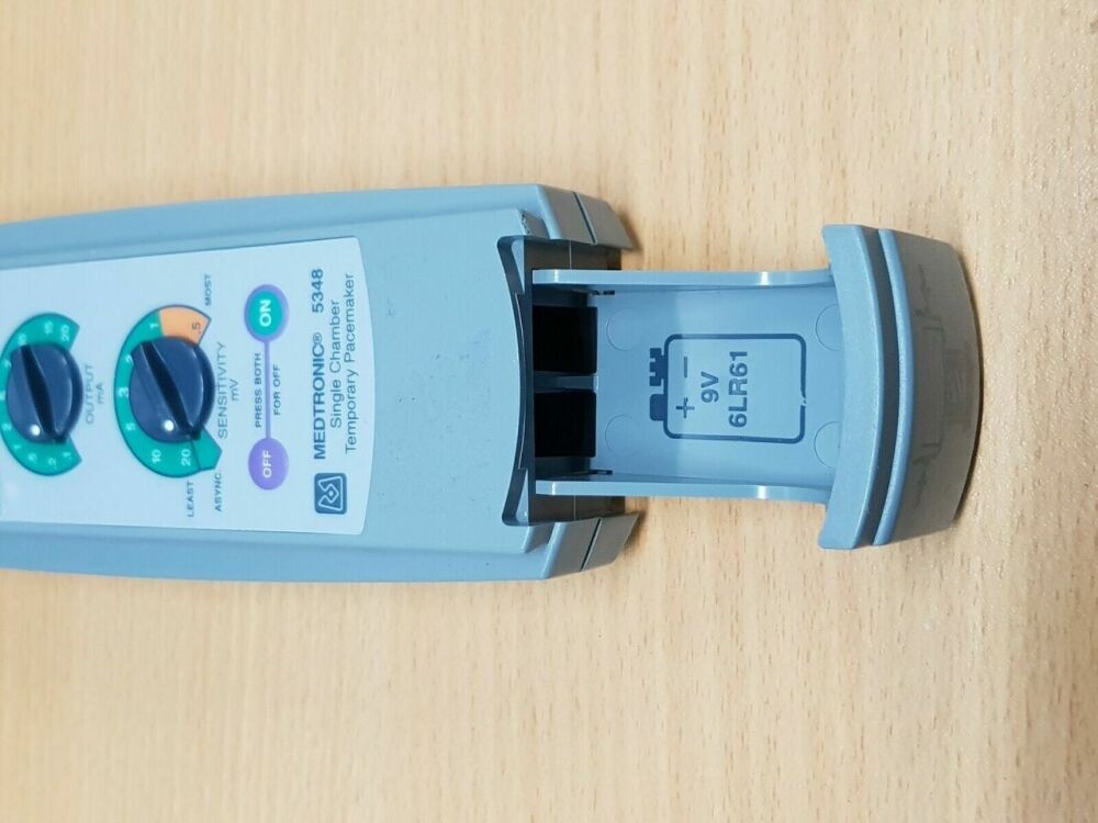 Medtronic Model 5348 temporary pacemaker photo 9