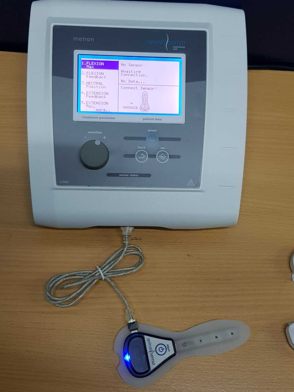 Metron Spinal Sensa practitioner unit and active patient sensor