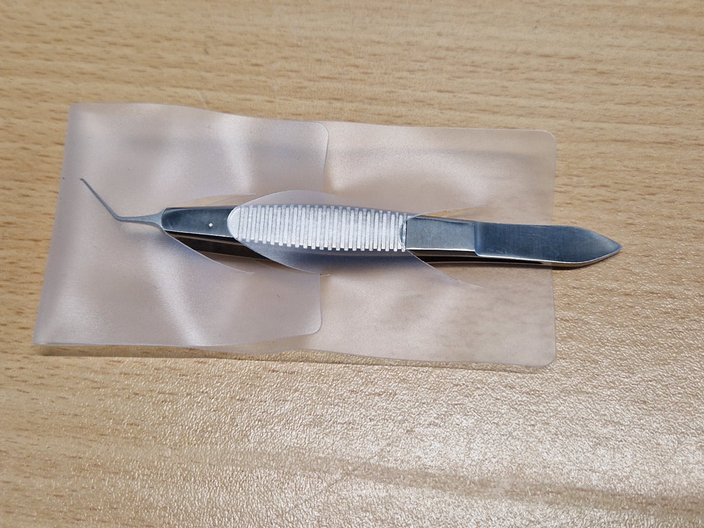 Ophthalmic microsurgical tying forceps with protective silicone sleeve