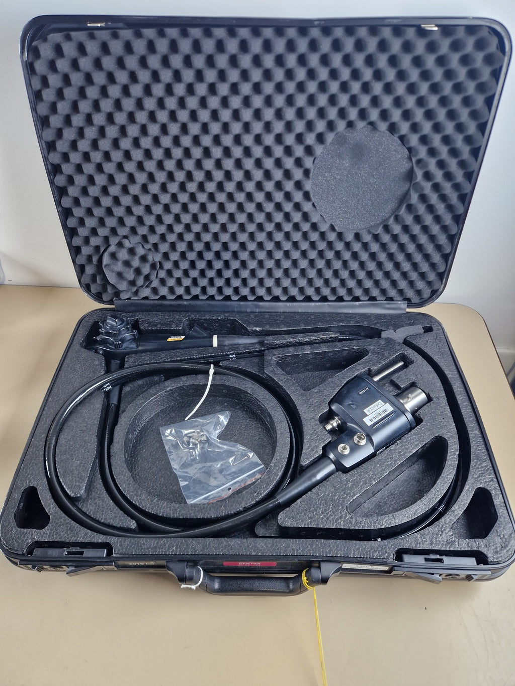 Pentax EC34-i10L video colonoscope in carrying case - repair or spares