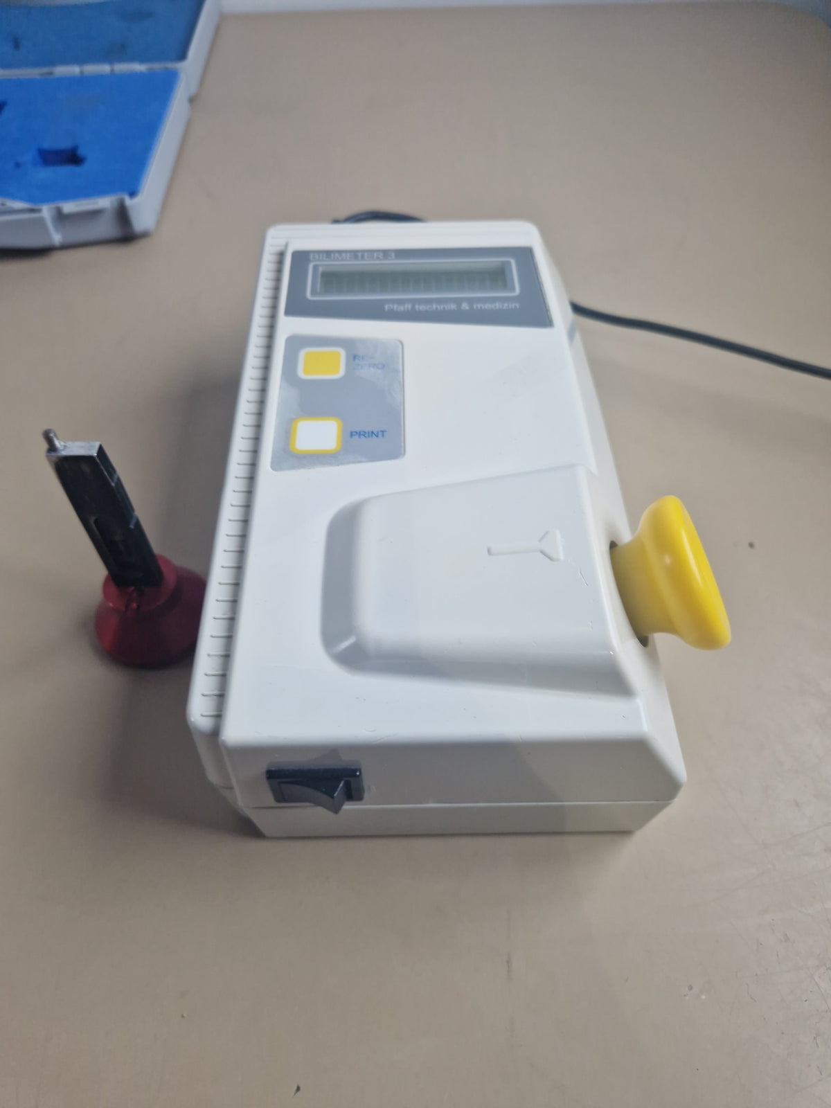 Pfaff Medical Bilimeter 3 with yellow and red sample holders