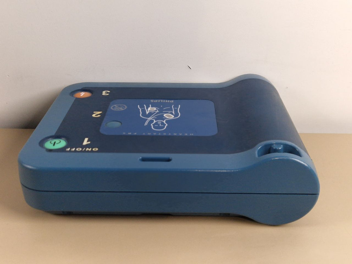 Philips HeartStart FRx defibrillator AED with Smart Pads II and battery