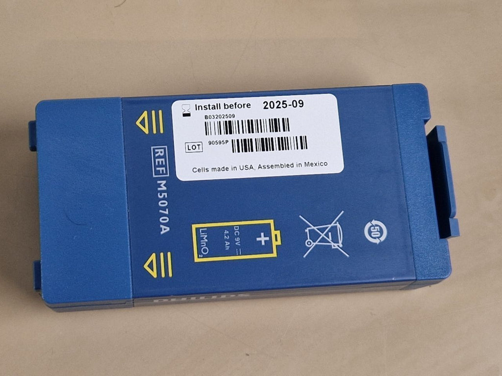 Philips HeartStart FRx defibrillator AED with Smart Pads II and battery