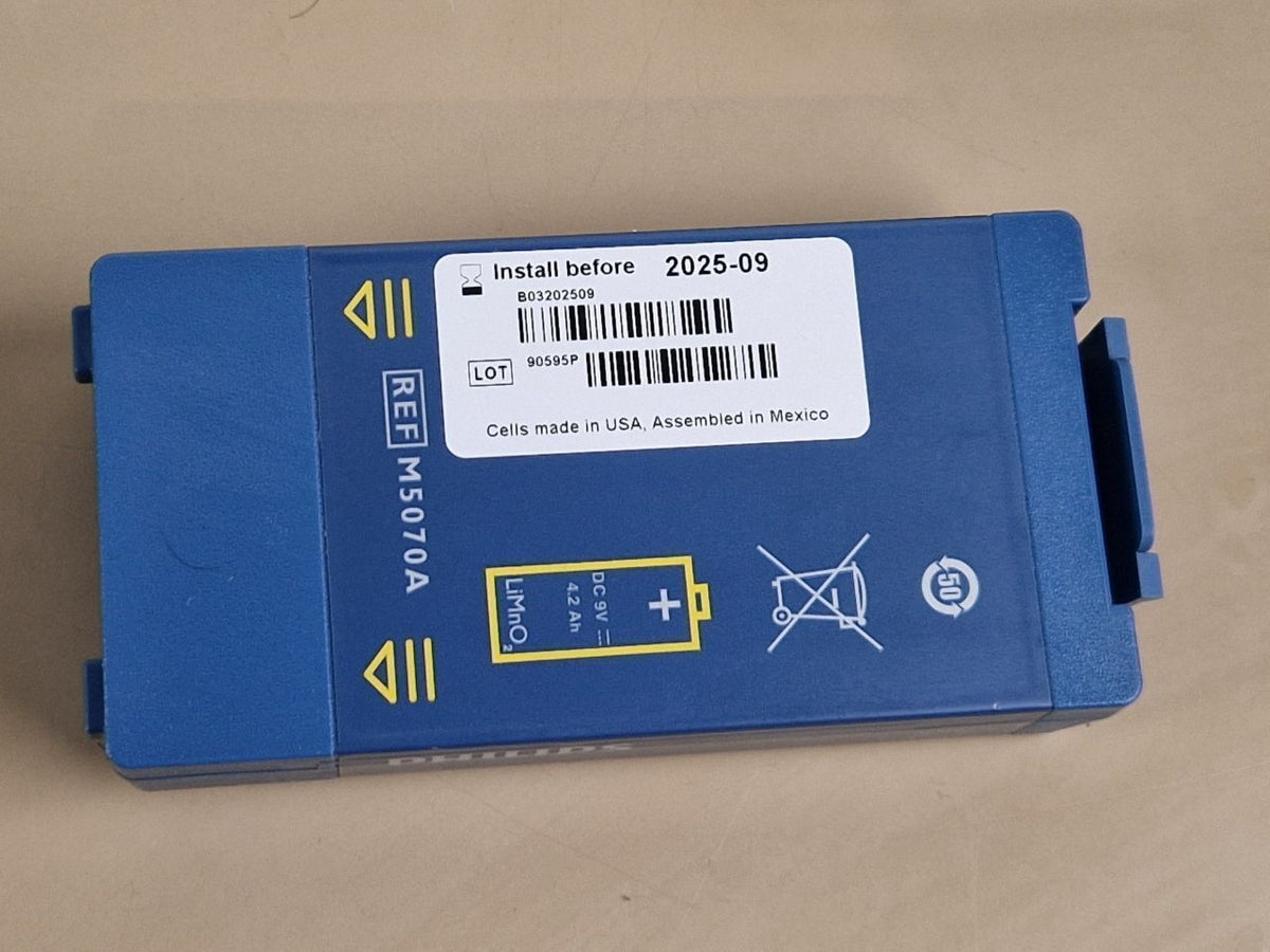 Philips HeartStart FRx defibrillator AED with Smart Pads II and battery
