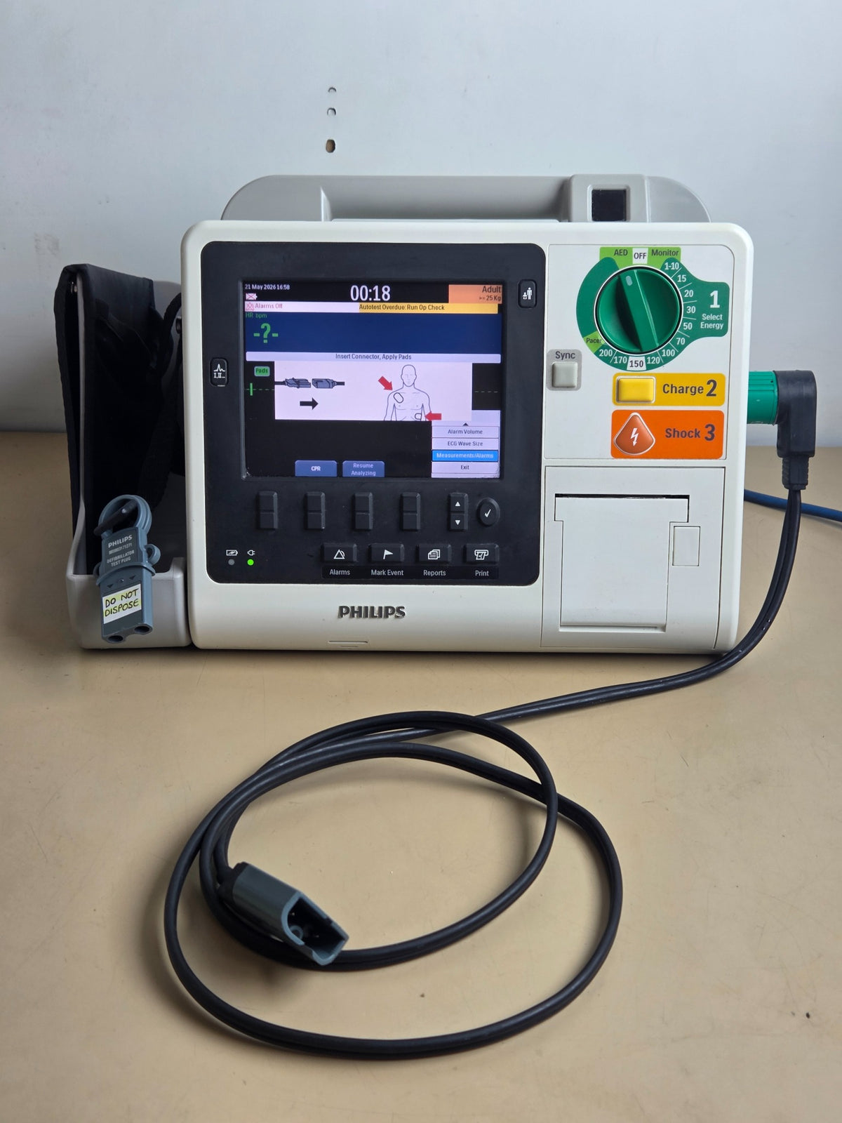 Philips HeartStart XL+ 861290 powered on display - actual item
