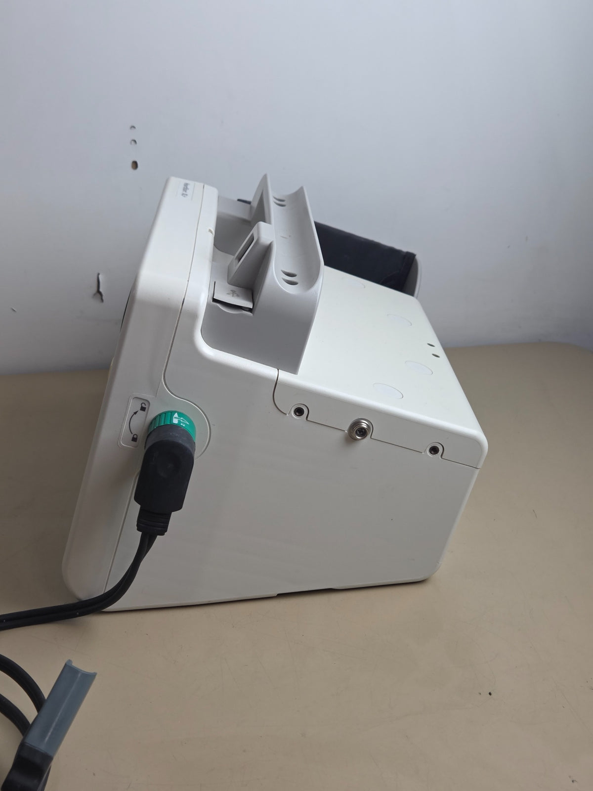 Philips HeartStart XL+ right side view