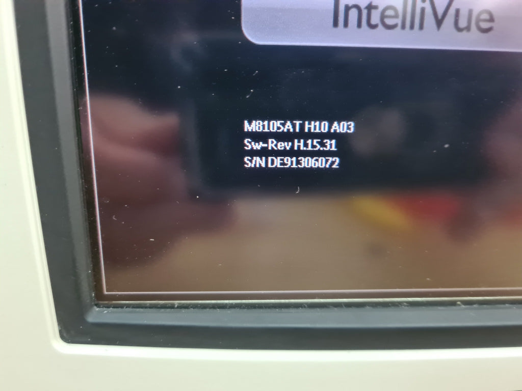 Philips IntelliVue MP5T M8105AT boot screen showing software revision H.15.31 and serial DE91306072