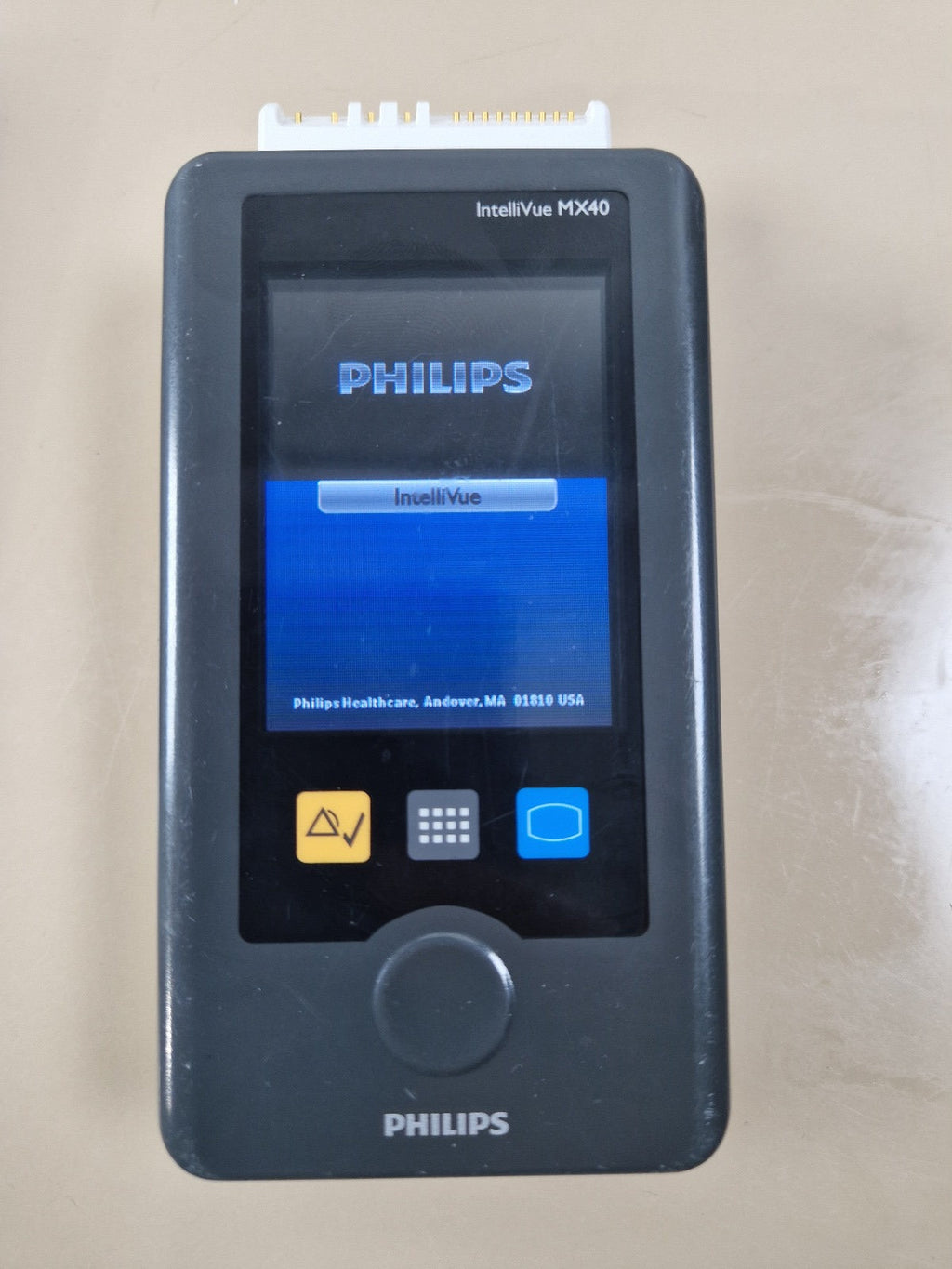 Philips IntelliVue MX40 monitor showing Philips IntelliVue startup screen