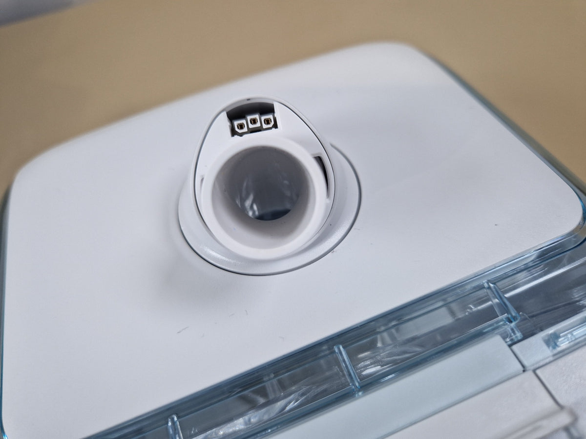 Philips Respironics DreamStation humidifier outlet close-up