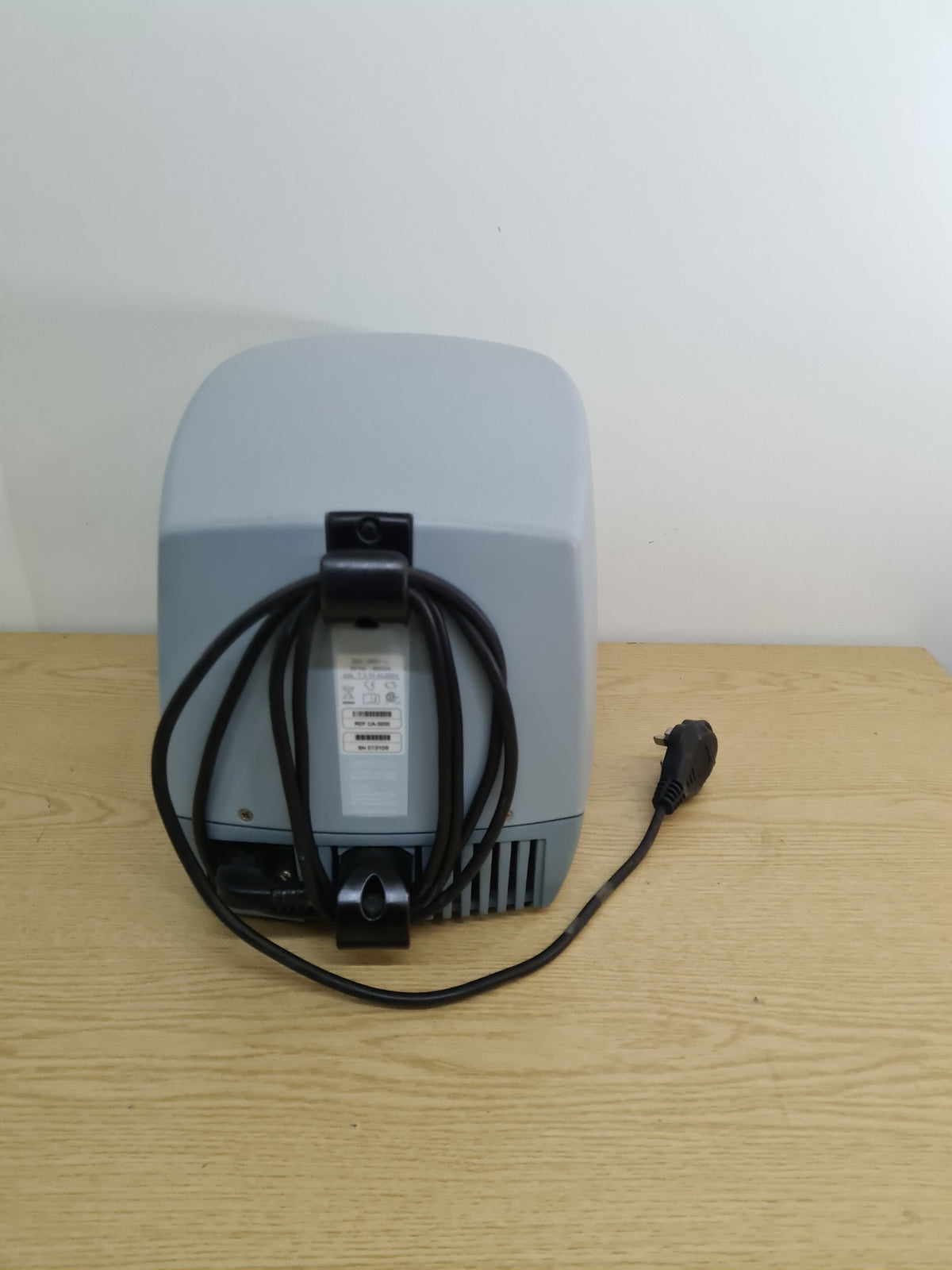 Respironics CoughAssist CA-3200 rear view with mains cable