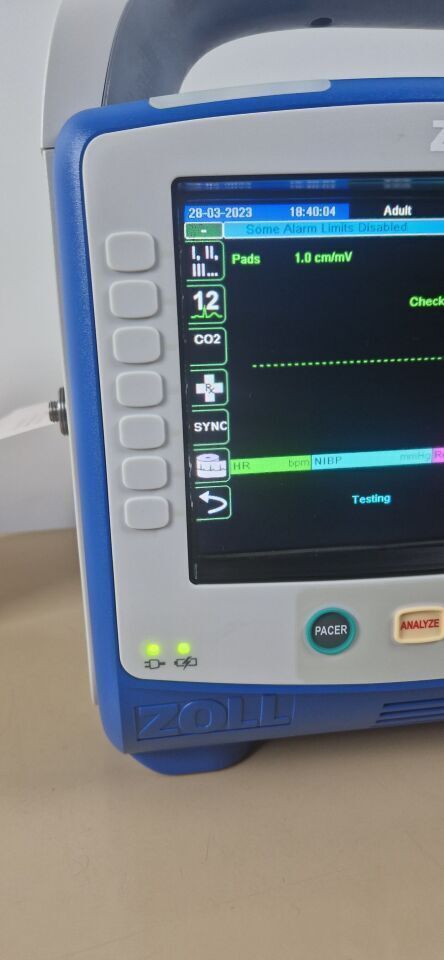 ZOLL X Series photo 12