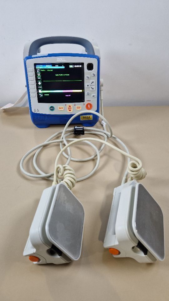 ZOLL X Series photo 2