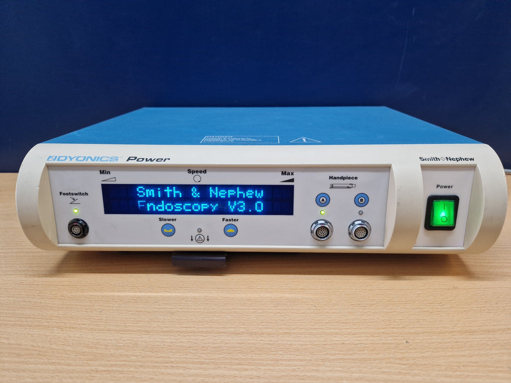Smith Nephew DYONICS Power control unit powered on with 7205354 handpiece
