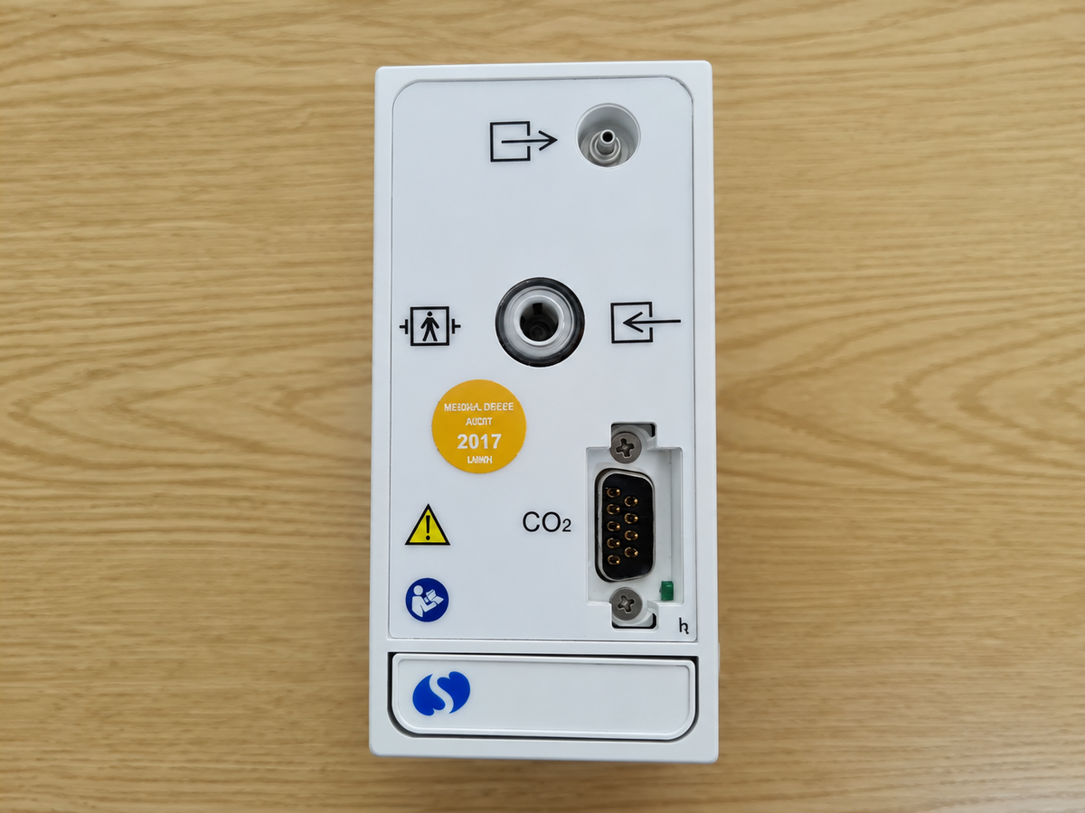 Spacelabs Healthcare 92517 capnography CO2 module front connector panel