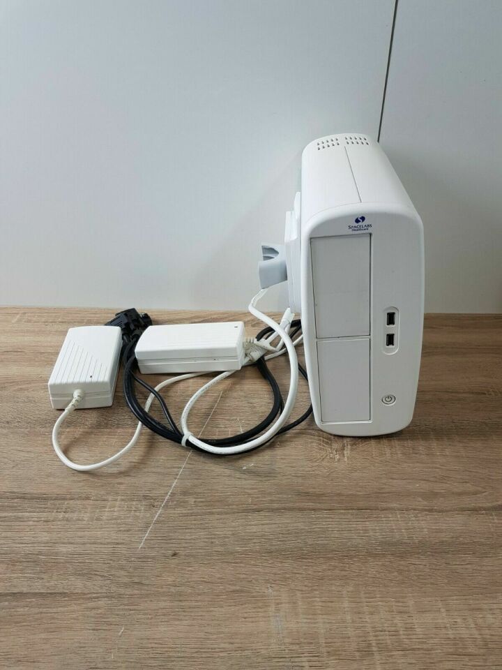 Spacelabs XPression patient monitor with 90496 parameter module