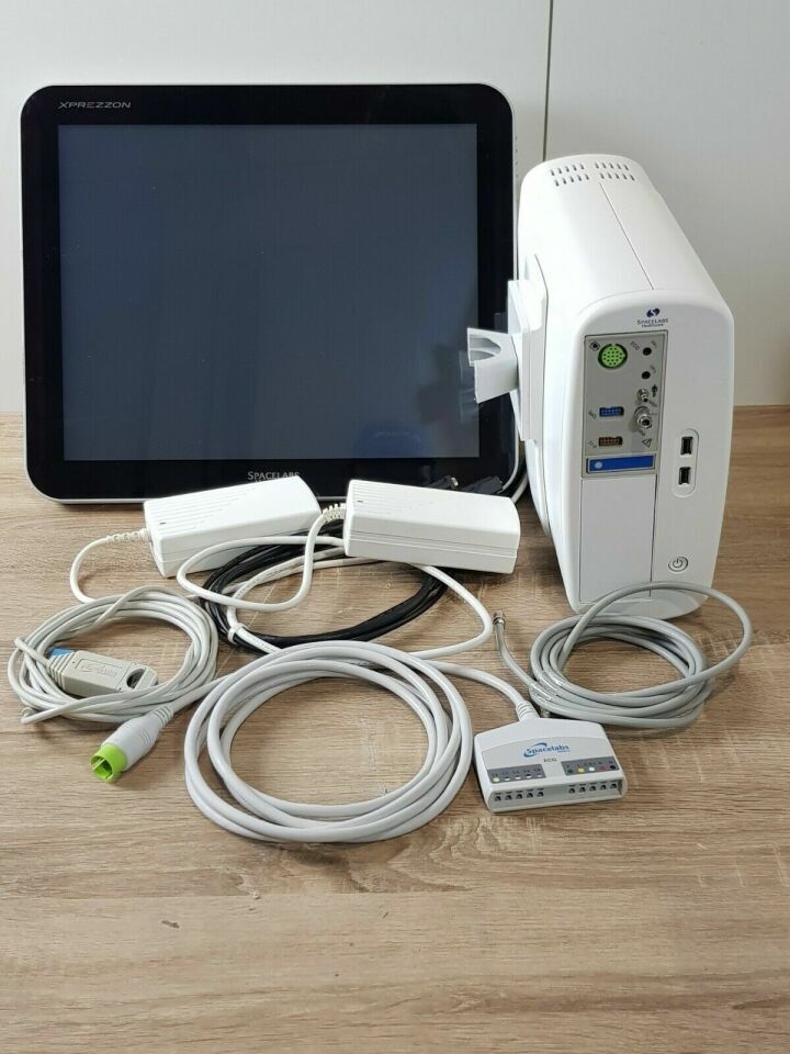 Spacelabs XPression patient monitor with 90496 parameter module