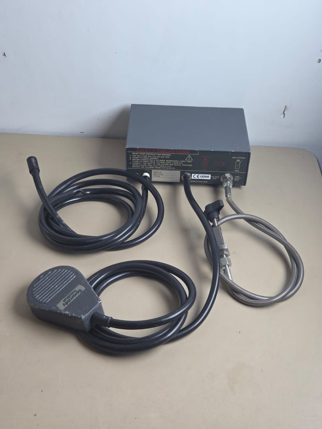 Spembly Medical 140 Cryo Unit footswitch and gas hoses