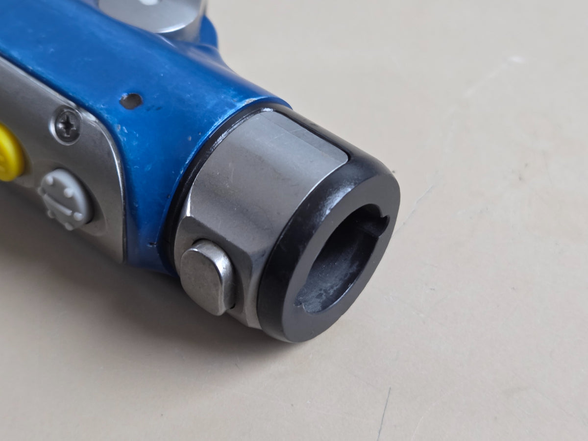 Stryker Formula 180 shaver handpiece front coupling close-up