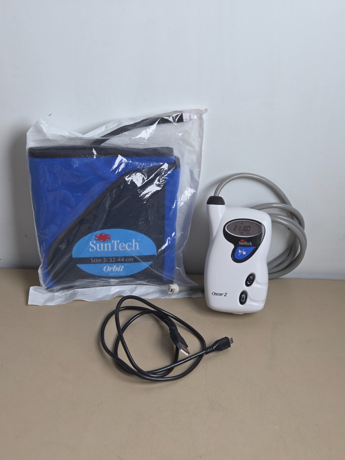 SunTech Oscar 2 Model 250 ambulatory blood pressure monitor with Orbit cuff