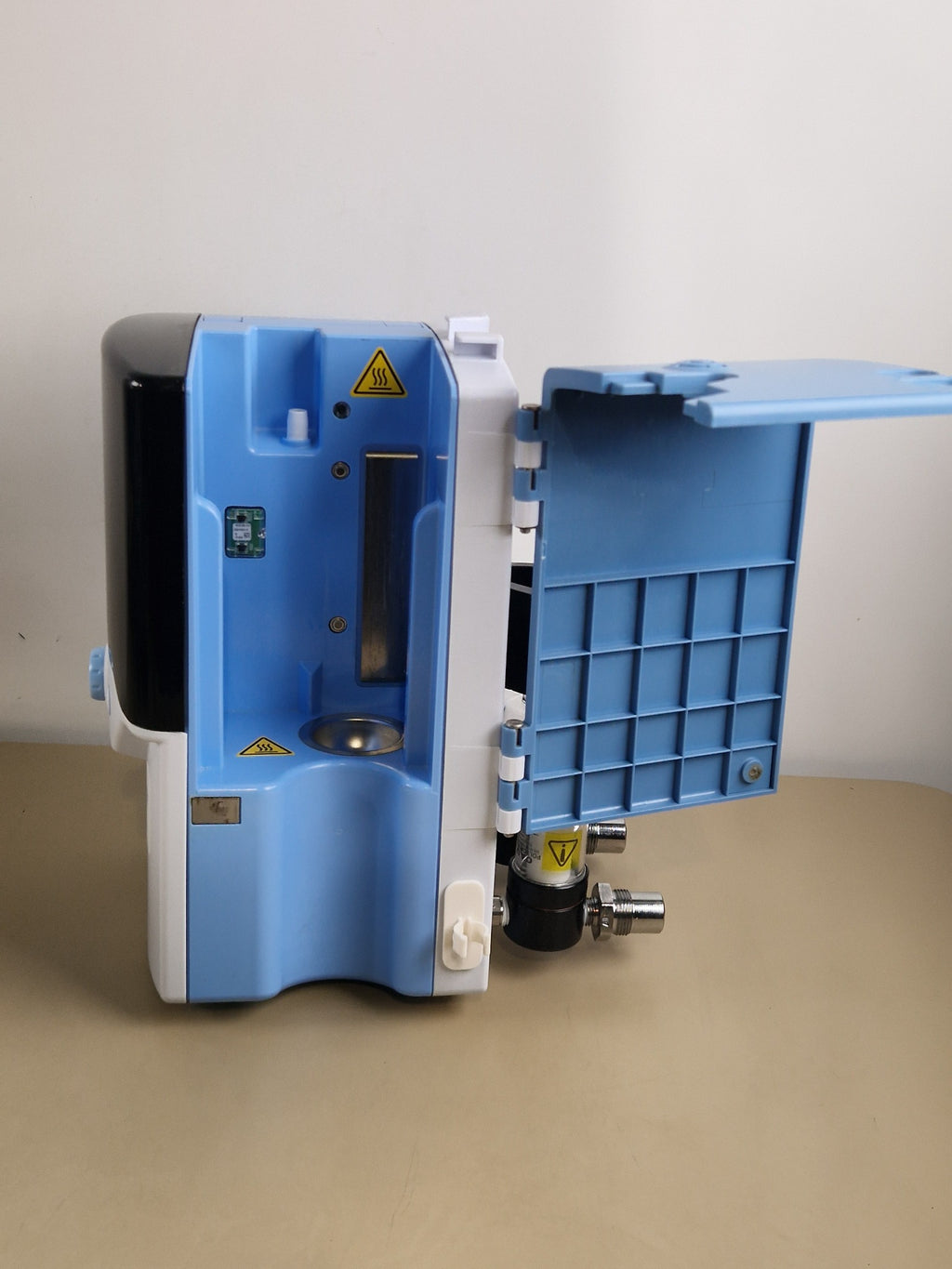 Vapotherm Precision Flow Plus open side compartment