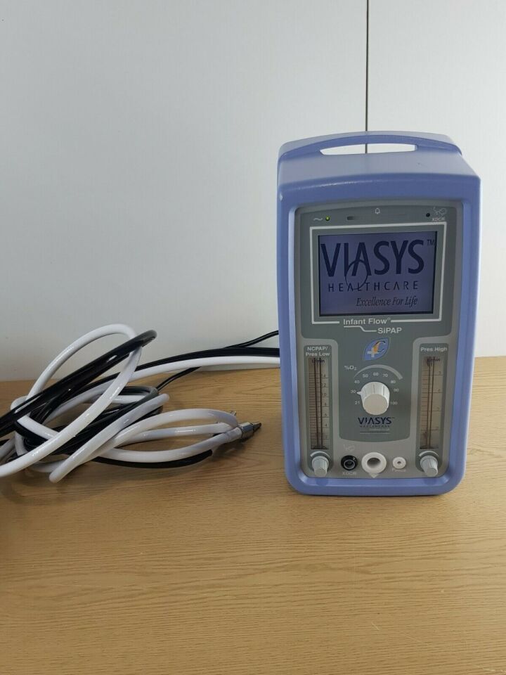 Viasys Infant Flow SiPAP ventilator with air and O2 hose