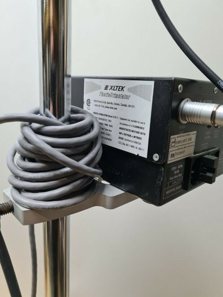 XLTEK XLPS-1 photic stimulator with stand